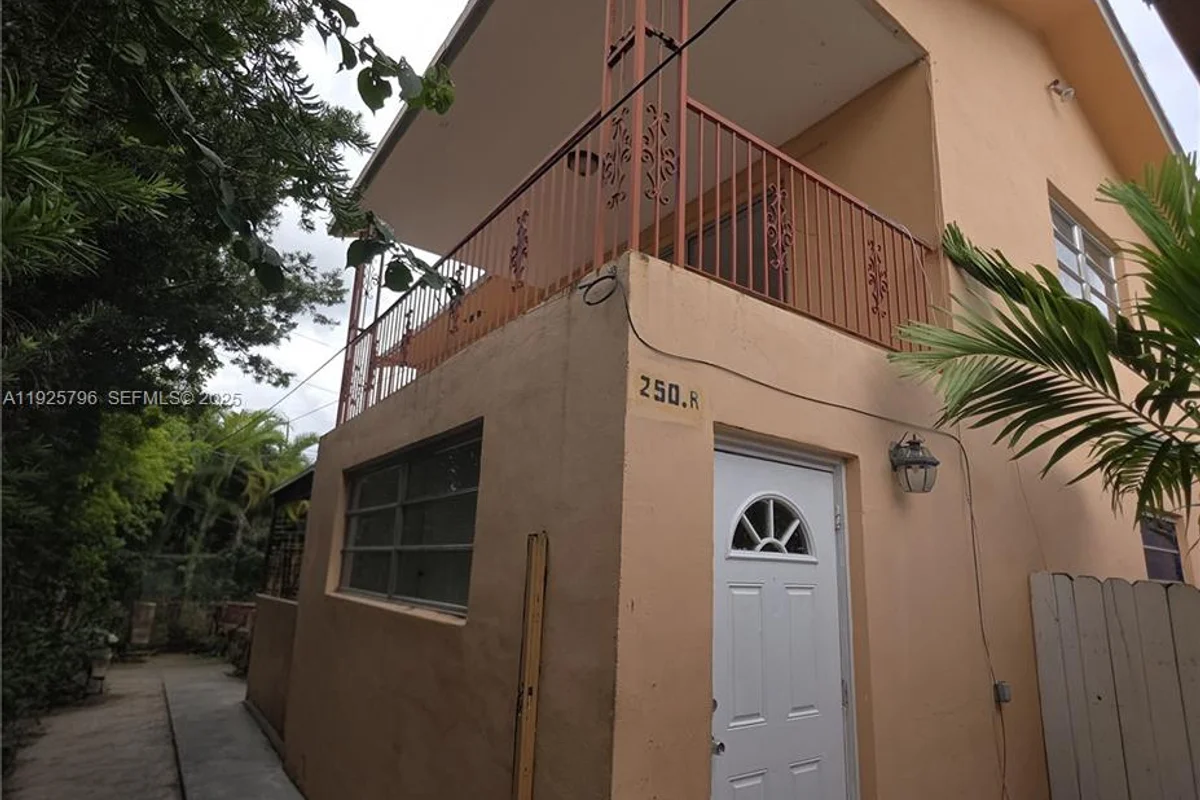 250 NW 63rd Ct #2, Miami: photo 1 of 14