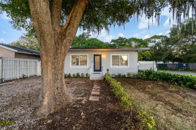 1100 NW 7th Ave, Fort Lauderdale: photo 1 of 24