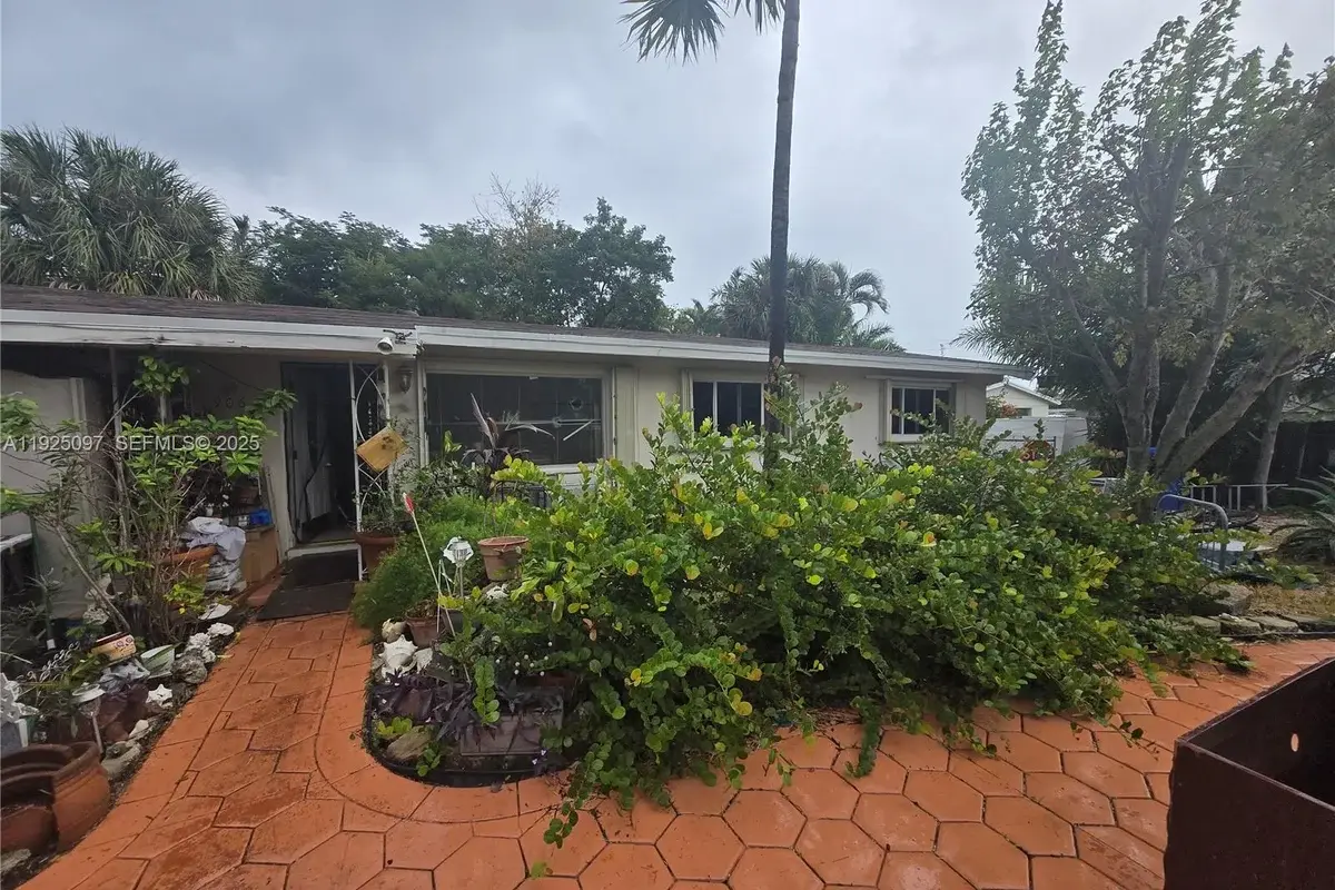 906 NE 23rd Ter, Pompano Beach: photo 1 of 1