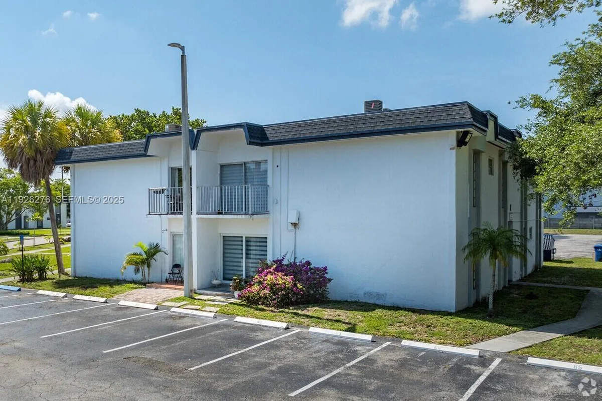 7250 SW 94th Pl #B6, Miami: photo 1 of 23