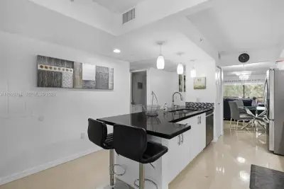 900 SW 142nd Ave #306L, Pembroke Pines: photo 1 of 34