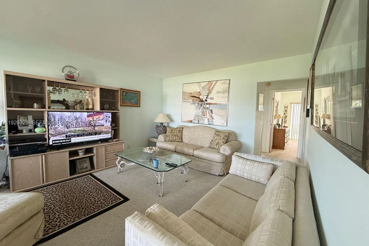 90 Easthampton D, West Palm Beach: photo 1 of 17