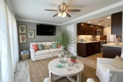 1015 SE 15th St #6d, Fort Lauderdale: photo 1 of 61