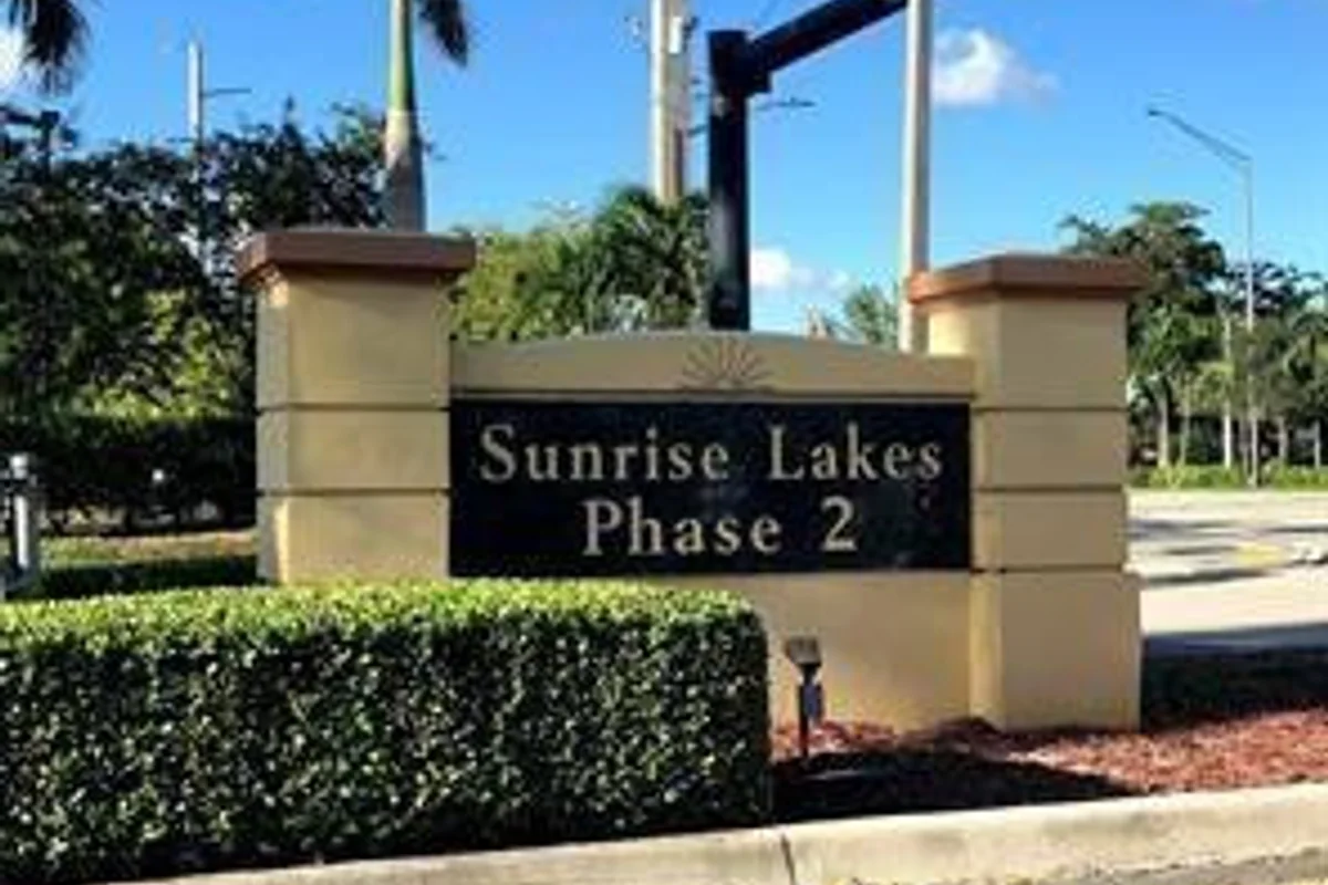 8590 Sunrise Lakes Blvd #107, Sunrise: photo 1 of 5