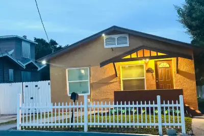 833 Briggs St, West Palm Beach: photo 1 of 33