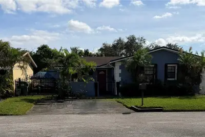 2926 NW 191st Ln, Miami Gardens: photo 1 of 43