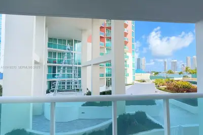 3370 Hidden Bay Dr #511, Aventura: photo 1 of 29