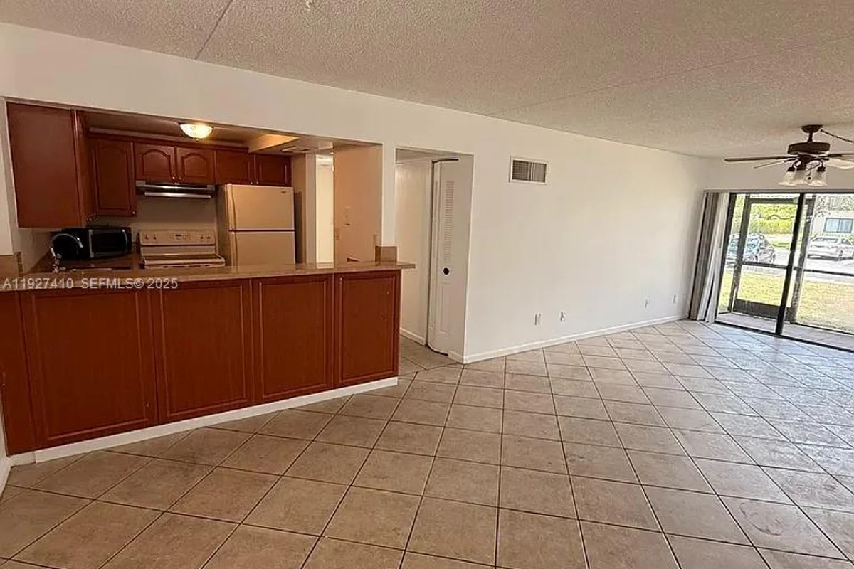 5855 Washington St #91, Hollywood: photo 1 of 19