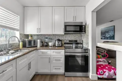 11413 SW 148th St, Miami: photo 1 of 29