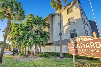 1595 NE 135th St #334, North Miami: photo 1 of 31