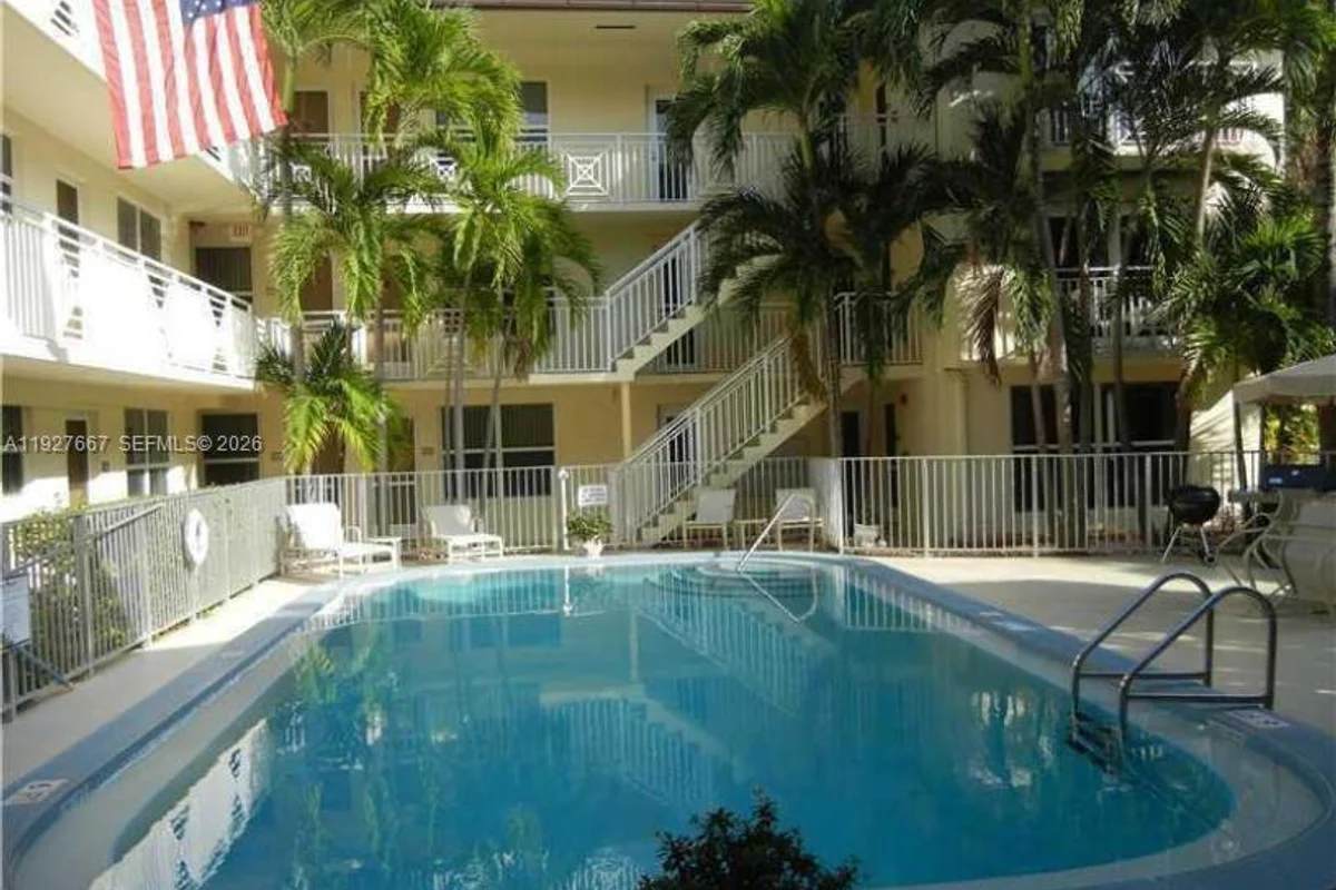 255 Sunrise Dr #103, Key Biscayne: photo 1 of 20