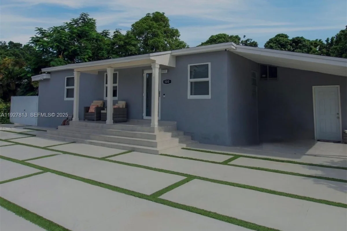 100 NE 171st Ter, Miami: photo 1 of 17