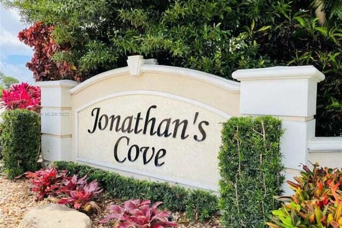 5219 Palmbrooke Cir, West Palm Beach: photo 1 of 29