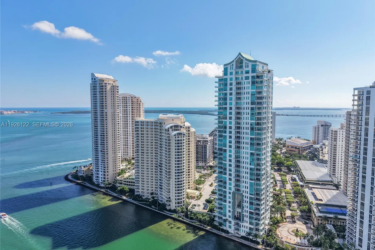 900 Brickell Key Blvd #803, Miami: photo 1 of 38