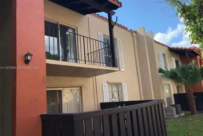 10744 N Kendall Dr #M-16, Miami: photo 1 of 21