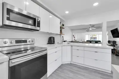 2535 Sherman St, Hollywood: photo 1 of 14