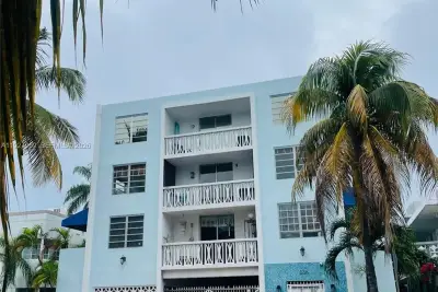 335 Collins Ave #302, Miami Beach: photo 1 of 20