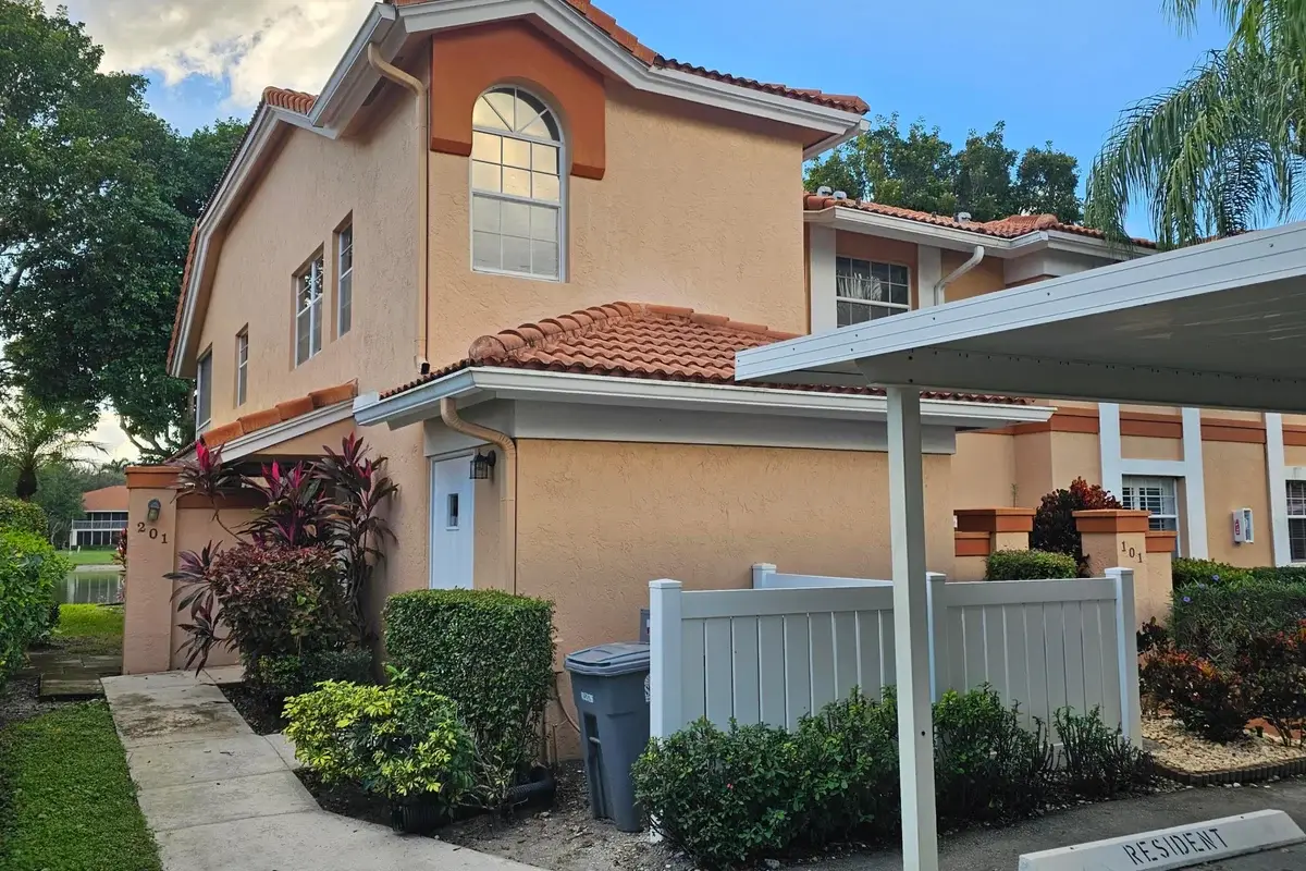 9637 Shadybrook Dr #201, Boynton Beach: photo 1 of 24
