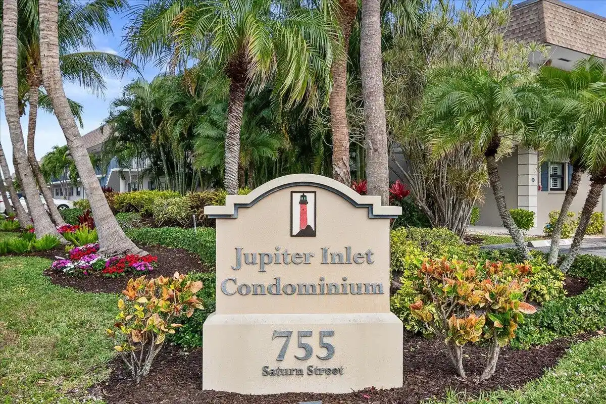 755 Saturn St #H101, Jupiter: photo 1 of 40