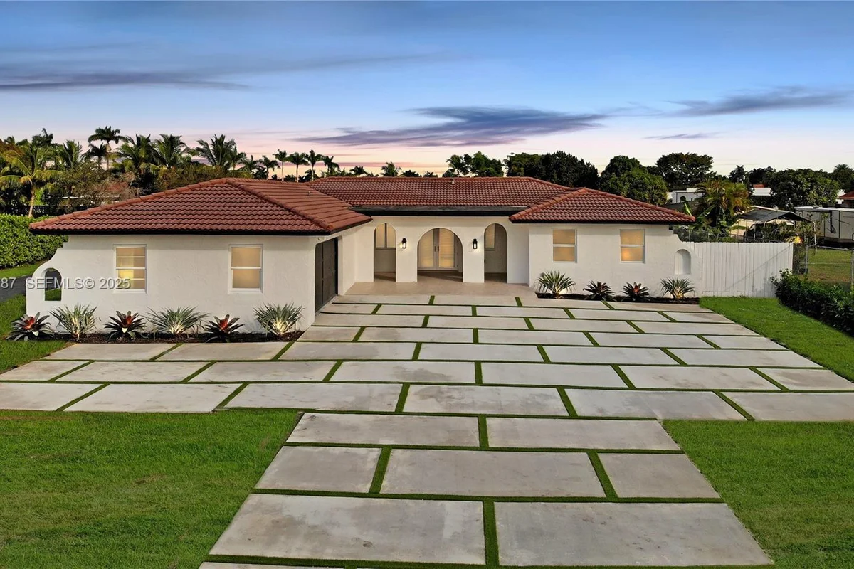 3801 SW 132nd Ave, Miami: photo 1 of 74