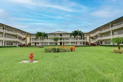 293 Mansfield G, Boca Raton: photo 1 of 10