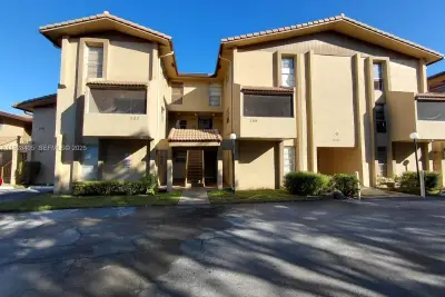 11101 Royal Palm Blvd #208, Coral Springs: photo 1 of 12
