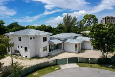 6990 SW 91st St, Pinecrest: photo 1 of 20