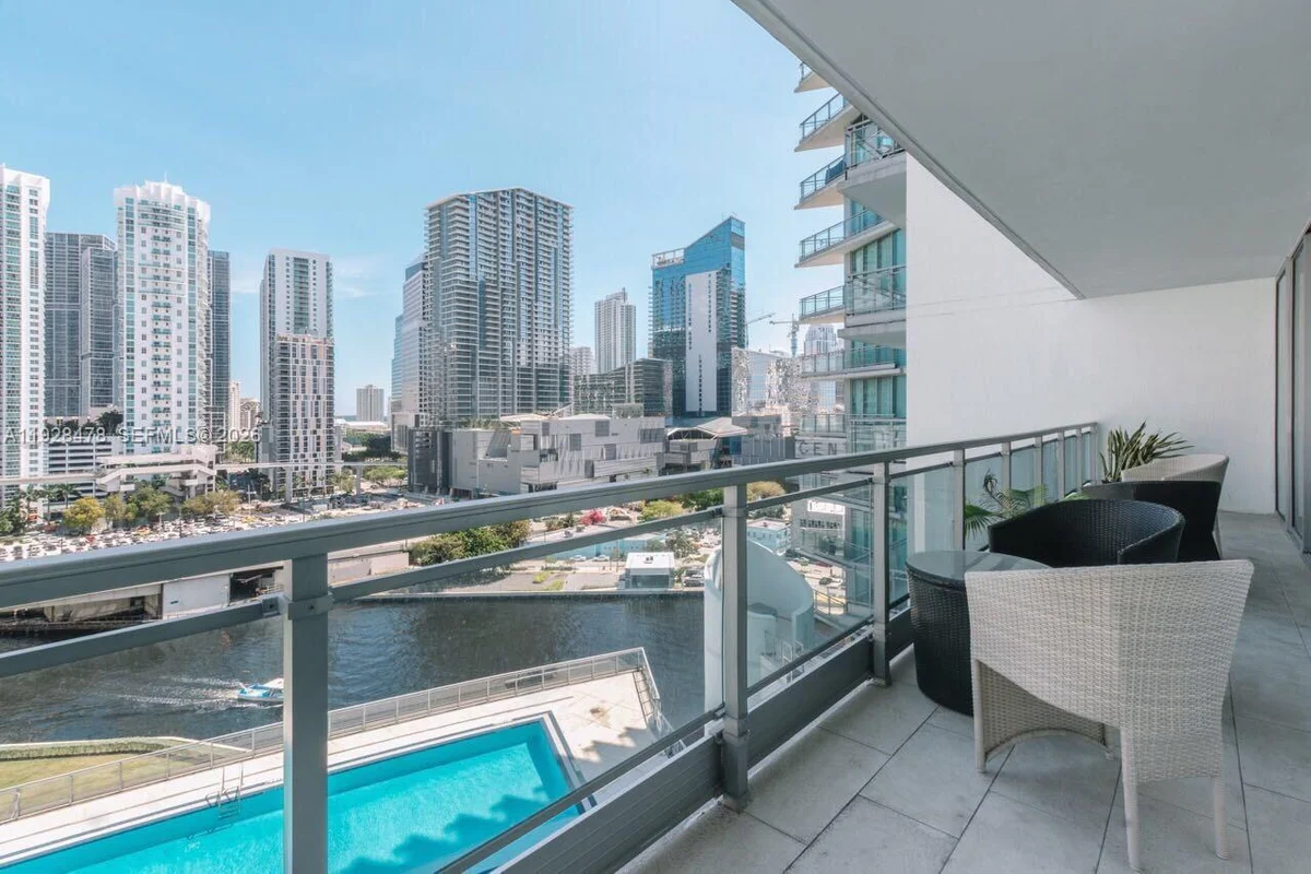 92 SW 3rd St #1512, Miami: photo 1 of 14