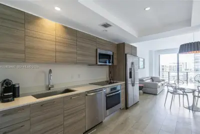 121 NE 34th St #1203, Miami: photo 1 of 26
