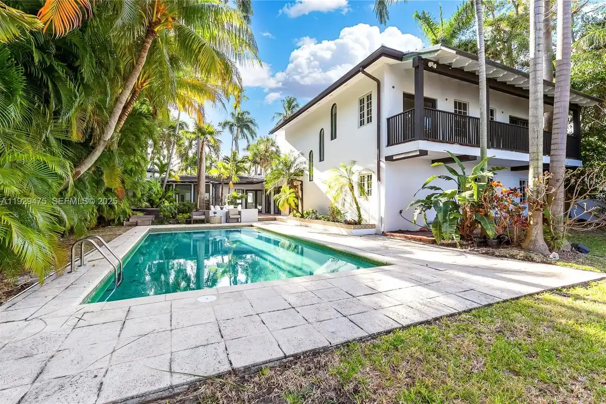 1349 Middle River Dr, Fort Lauderdale: photo 1 of 27