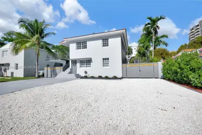 3711 SW 27th Ter, Miami: photo 1 of 63