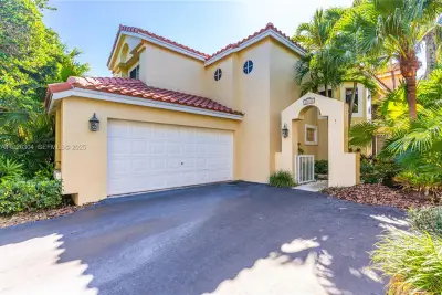 10132 NW 4th St, Plantation: photo 1 of 14