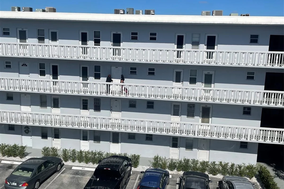 604 NE 2nd St #231, Dania Beach: photo 1 of 18