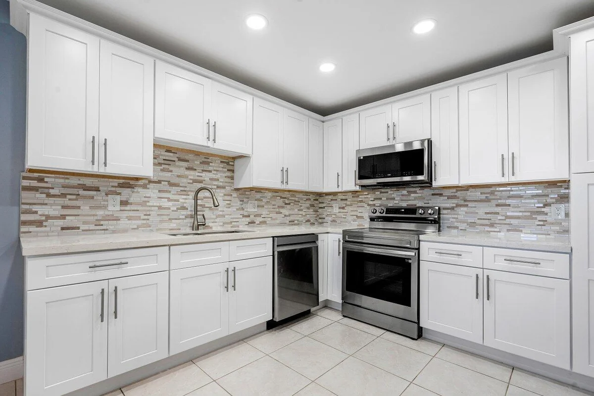 1740 NW 19th Ter #204, Delray Beach: photo 1 of 33