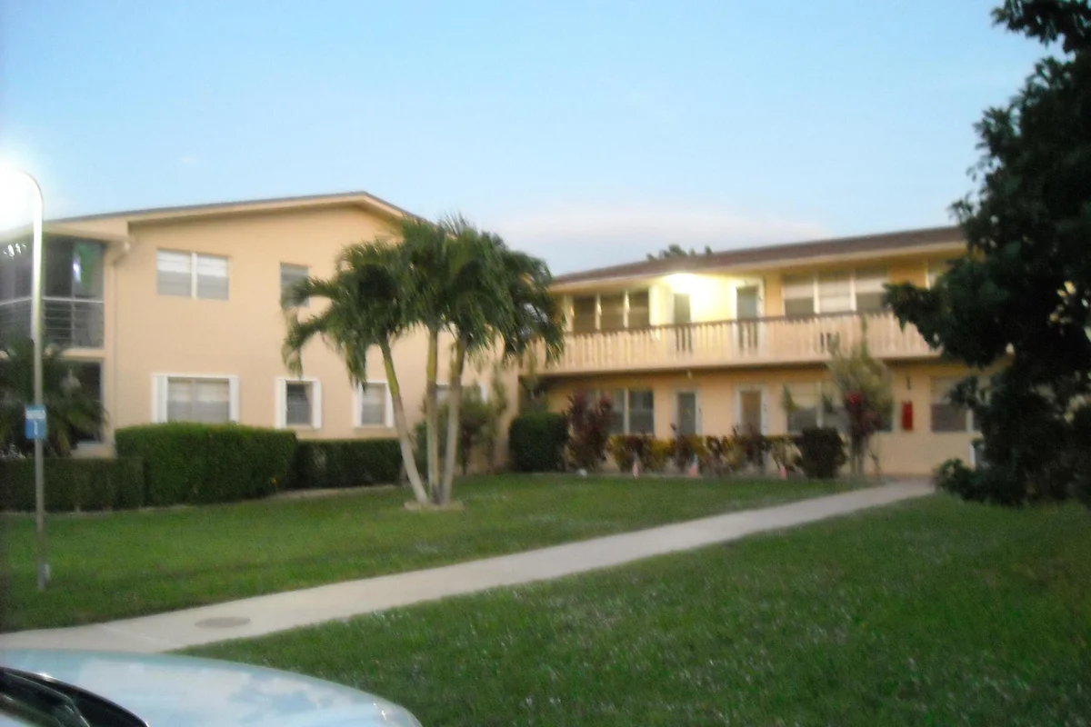 216 Sheffield I, West Palm Beach: photo 1 of 13