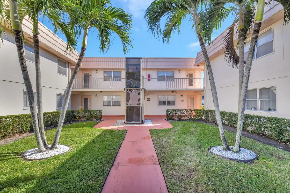 325 Saxony G, Delray Beach: photo 1 of 58