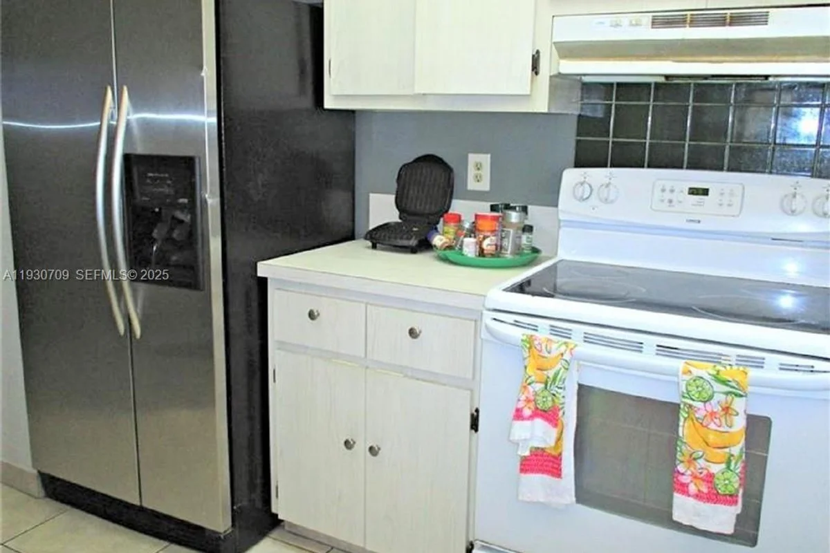 2451 NW 41st Ave #302, Lauderhill: photo 1 of 8