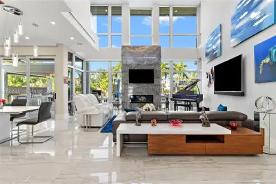 2809 NE 24th Pl, Fort Lauderdale: photo 1 of 100