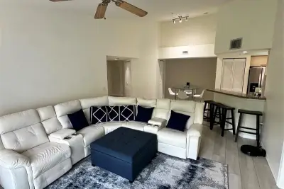2131 SE 10th Ave #1120, Fort Lauderdale: photo 1 of 9