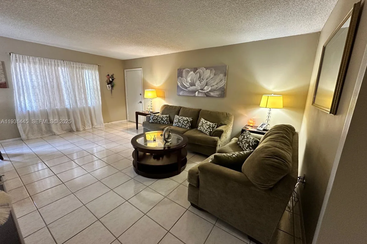 251 SW 134th Way #314M, Pembroke Pines: photo 1 of 35