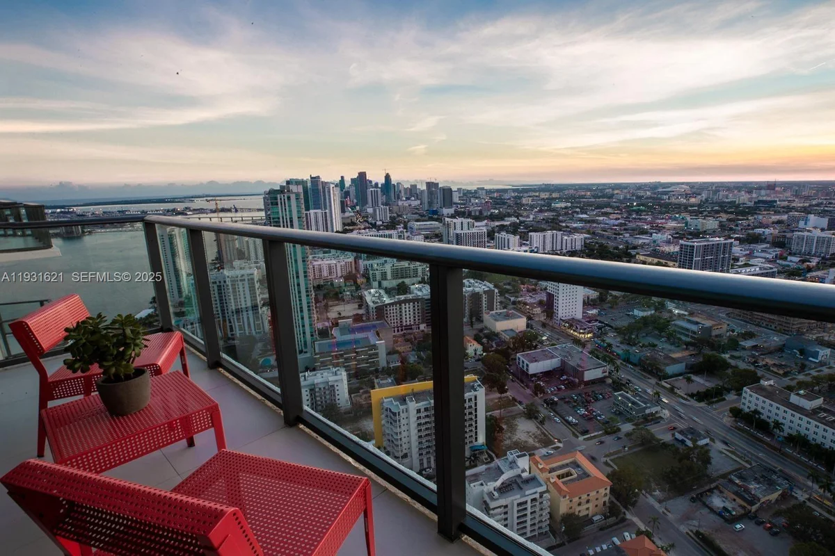 501 NE 31st St #PH4405, Miami: photo 1 of 18