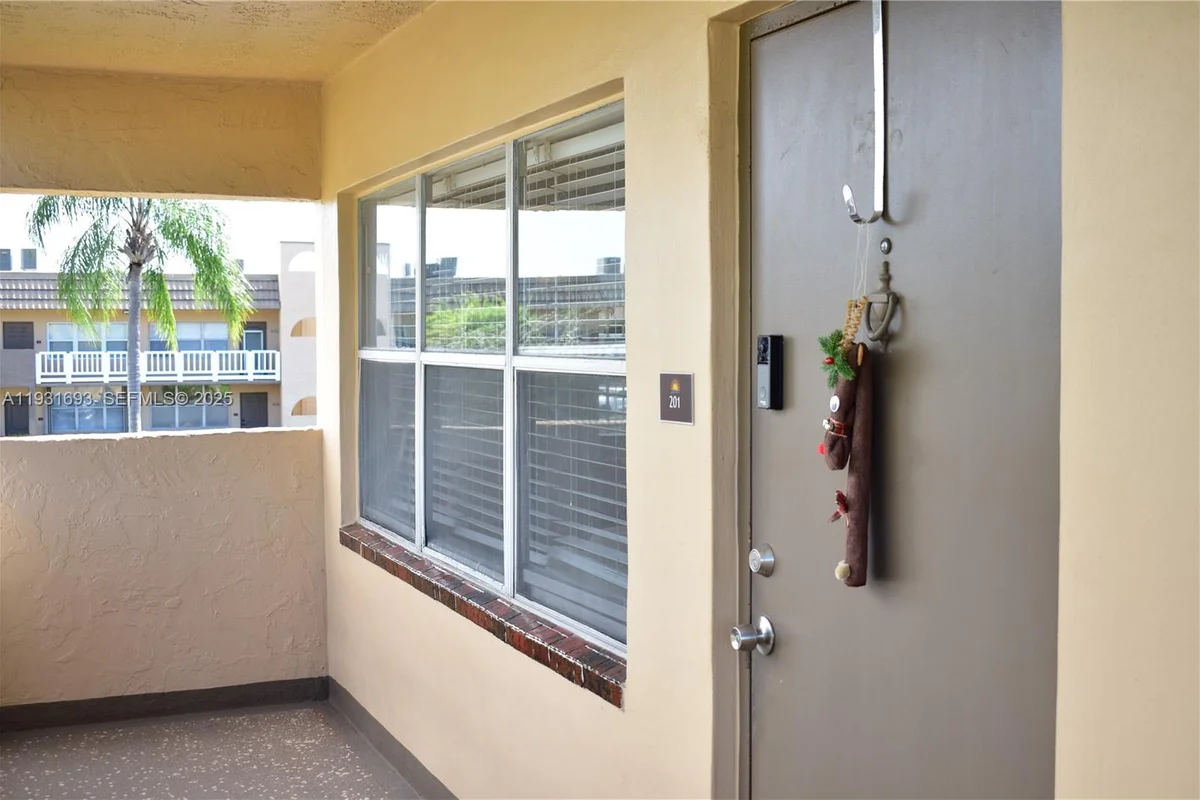 9141 Sunrise Lakes Blvd #201, Sunrise: photo 1 of 35
