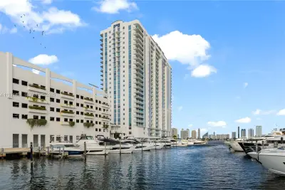 17301 Biscayne Blvd #PH-5, North Miami Beach: photo 1 of 16