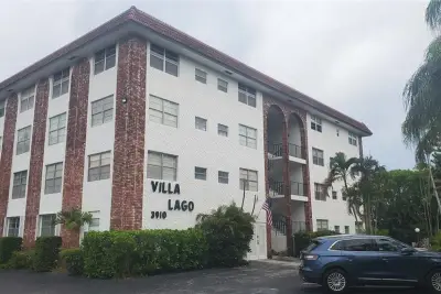 3910 Crystal Lake Dr #403, Deerfield Beach: photo 1 of 27