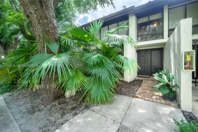 19212 NE 25th Ave #283D, Miami: photo 1 of 56