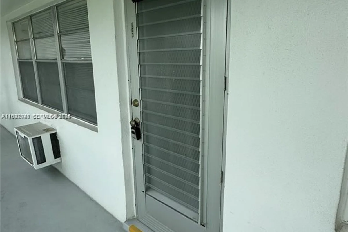 163 Coventry G, West Palm Beach: photo 1 of 23
