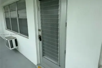 163 Coventry G, West Palm Beach: photo 1 of 23