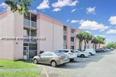 19701 SW 114th Ave #269-14, Miami: photo 1 of 7