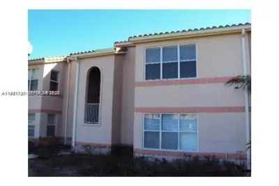 3300 N Pinewalk Dr N #1928, Margate: photo 1 of 16