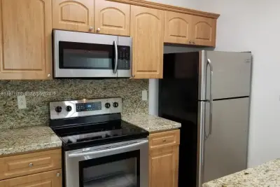 7141 SW 129th Ave #4, Miami: photo 1 of 1